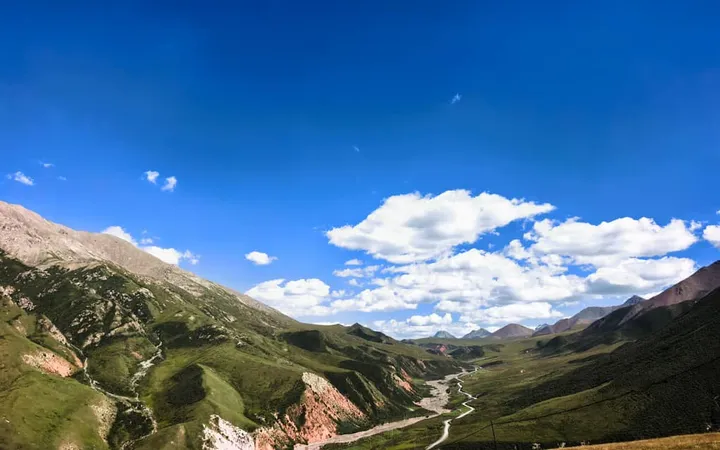 Zhangye Route 9 Scenic Drive: Navigating the Qilian Mountain 'Figure 9' Highway (2026 Guide)